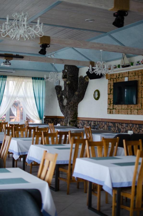 Relax Complex Hotel Boryspil Bagian luar foto