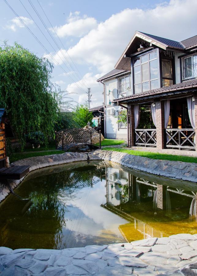 Relax Complex Hotel Boryspil Bagian luar foto