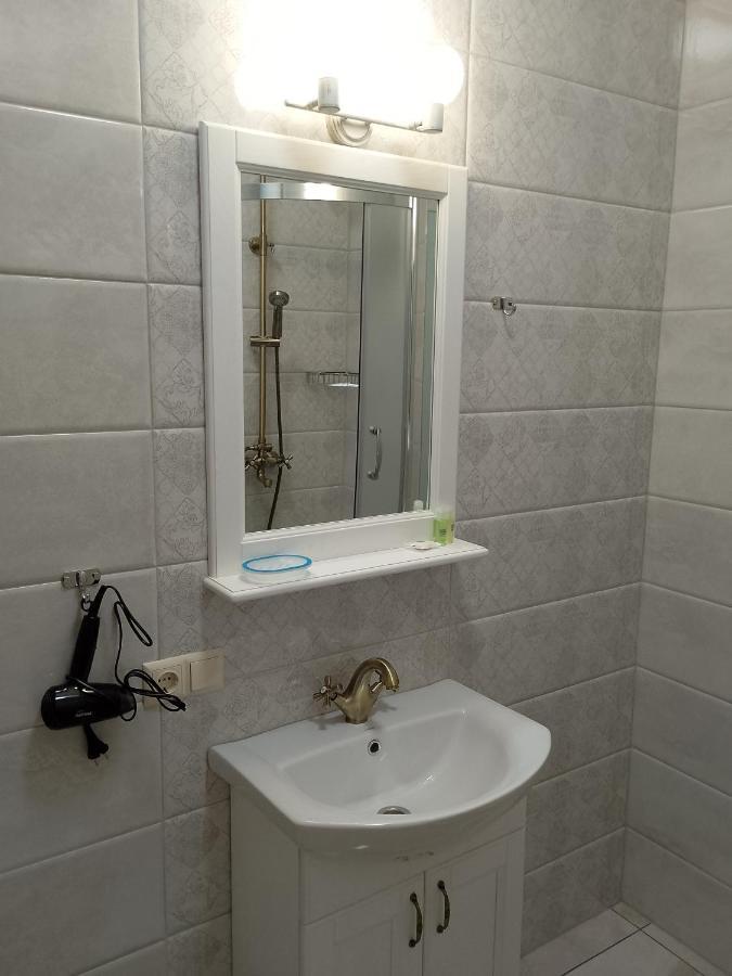 Relax Complex Hotel Boryspil Bagian luar foto